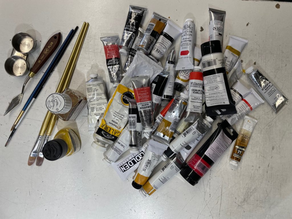 What Brands of Oil Paint Should You Buy? 